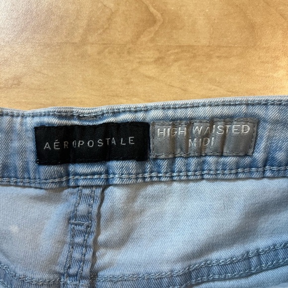 Aeropostale Distressed High Waisted Midi Stretch
Denim Shorts Size 4 - Picture 6 of 7